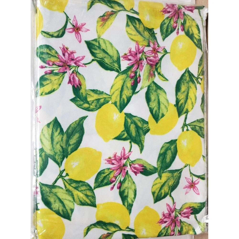 1 Printed Fabric Tablecloth, 60